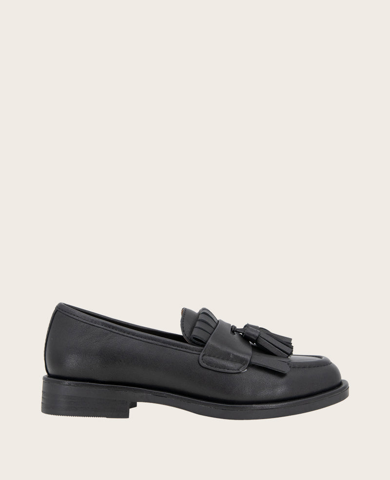 GENTLE SOULS - Cydney Leather Tassel Loafer Black Leather