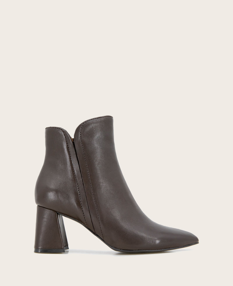 GENTLE SOULS - Danbury Leather Double Gore Heel Boot Chocolate Leather
