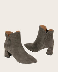 GENTLE SOULS - Danbury Suede Double Gore Heel Boot Shitake Suede