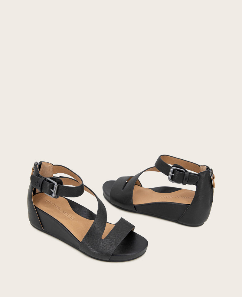 GENTLE SOULS - Gwen Leather Wedge Sandal Black