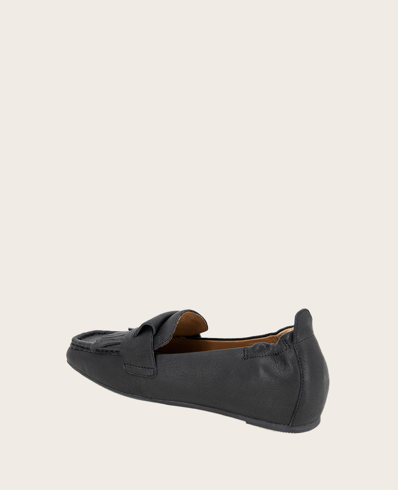 GENTLE SOULS - Scotty Tassel Leather Loafer Black