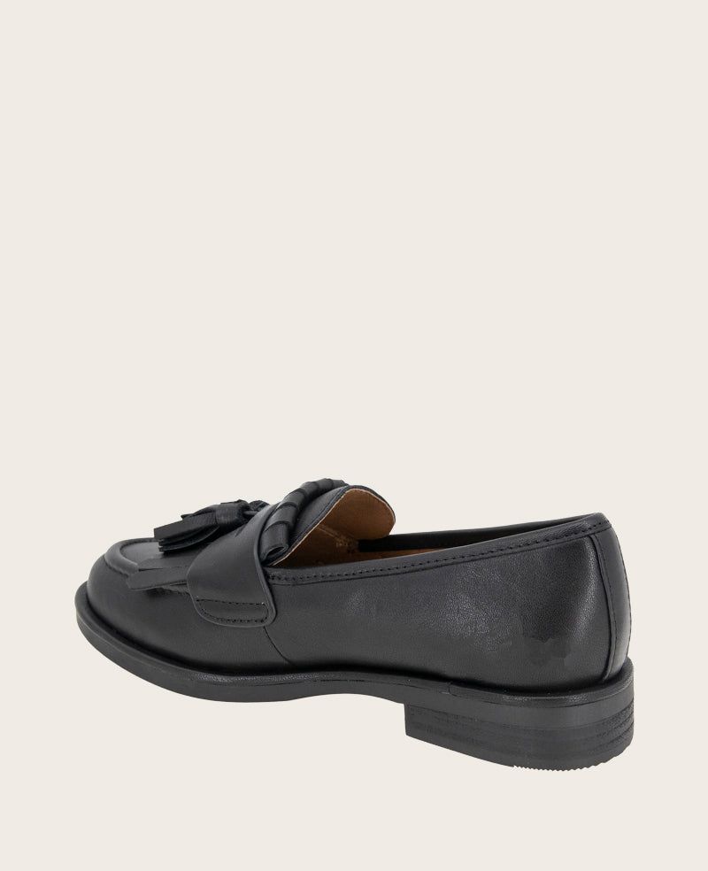 GENTLE SOULS - Cydney Leather Tassel Loafer Black Leather