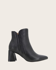 GENTLE SOULS - Danbury Leather Double Gore Heel Boot Black Leather