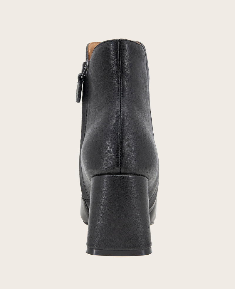 GENTLE SOULS - Danbury Leather Double Gore Heel Boot Black Leather