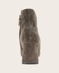 GENTLE SOULS - Danbury Suede Double Gore Heel Boot Shitake Suede