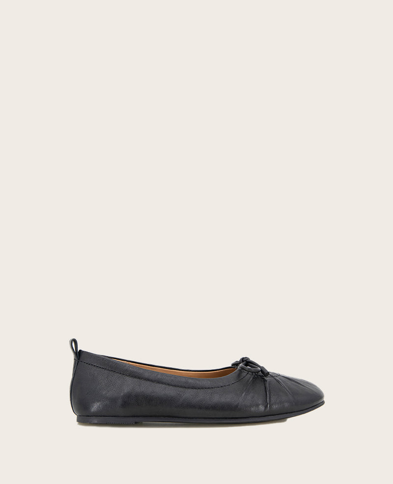 GENTLE SOULS - Marilyn Leather Pleated Ballet Flat Black Leather