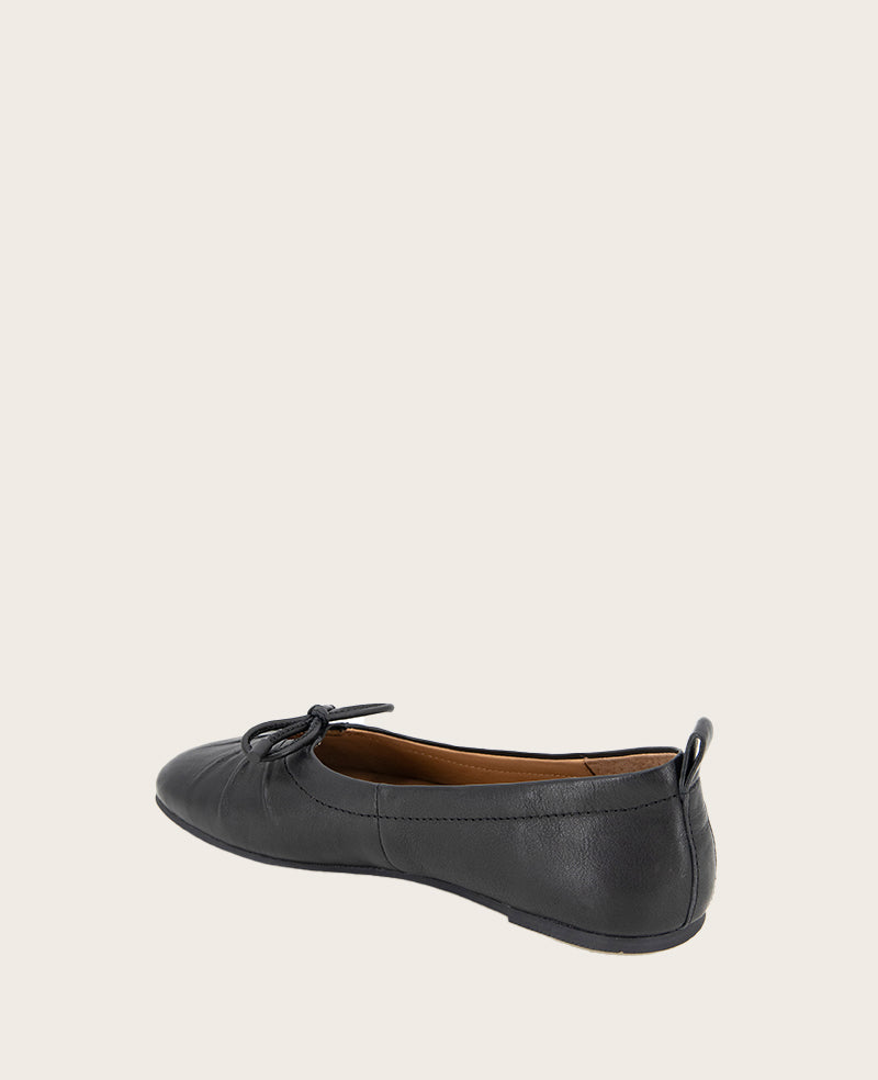 GENTLE SOULS - Marilyn Leather Pleated Ballet Flat Black Leather