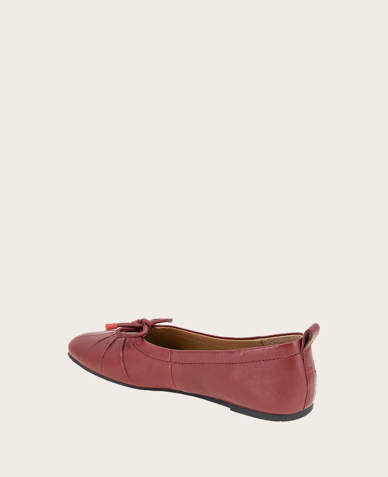 GENTLE SOULS -  Marilyn Leather Pleated Ballet Flat Rio Red Leather