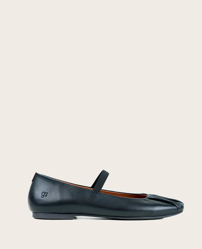GENTLE SOULS -  Walden Leather Pleated Toe Mary Jane Flat Black Leather