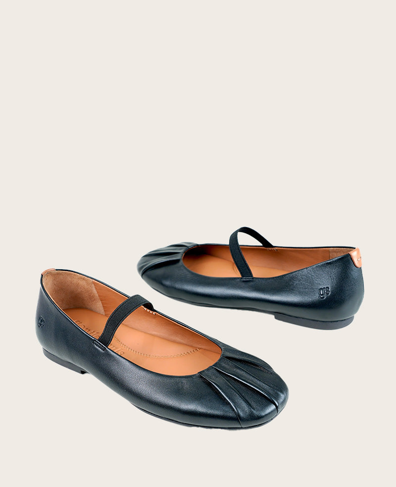 GENTLE SOULS -  Walden Leather Pleated Toe Mary Jane Flat Black Leather