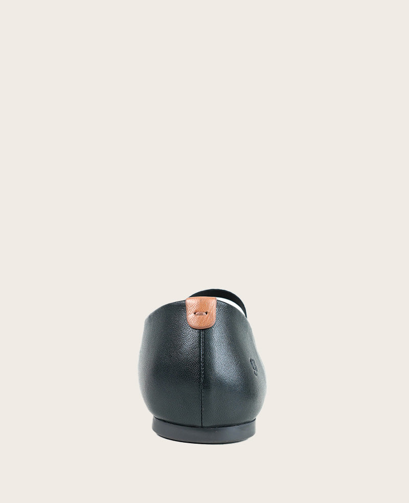 GENTLE SOULS -  Walden Leather Pleated Toe Mary Jane Flat Black Leather