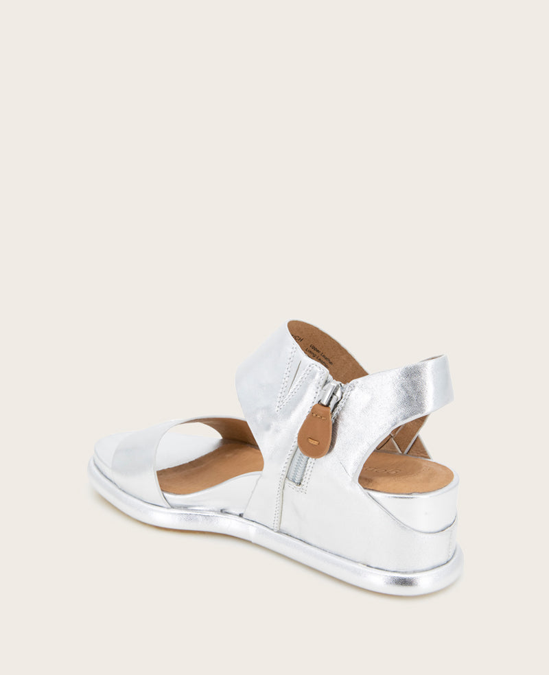 GENTLE SOULS - Jolisa Metallic Woven Detail Wedge Silver Leather