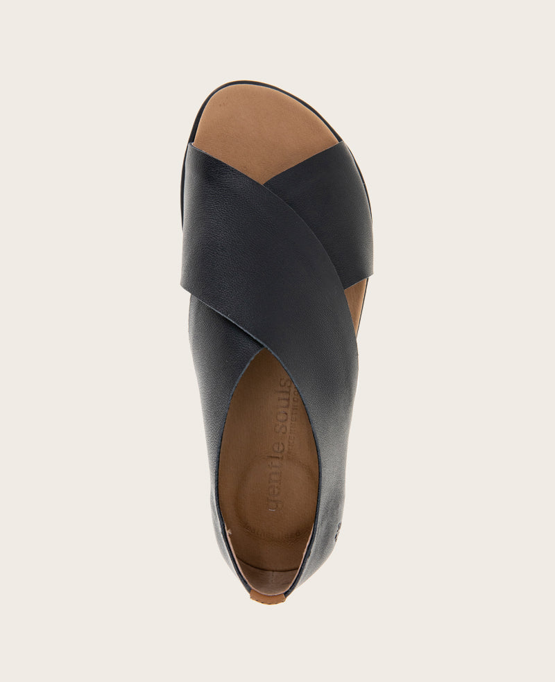 GENTLE SOULS - Leslie X Band Leather Tread Sole Sandal Black Leather