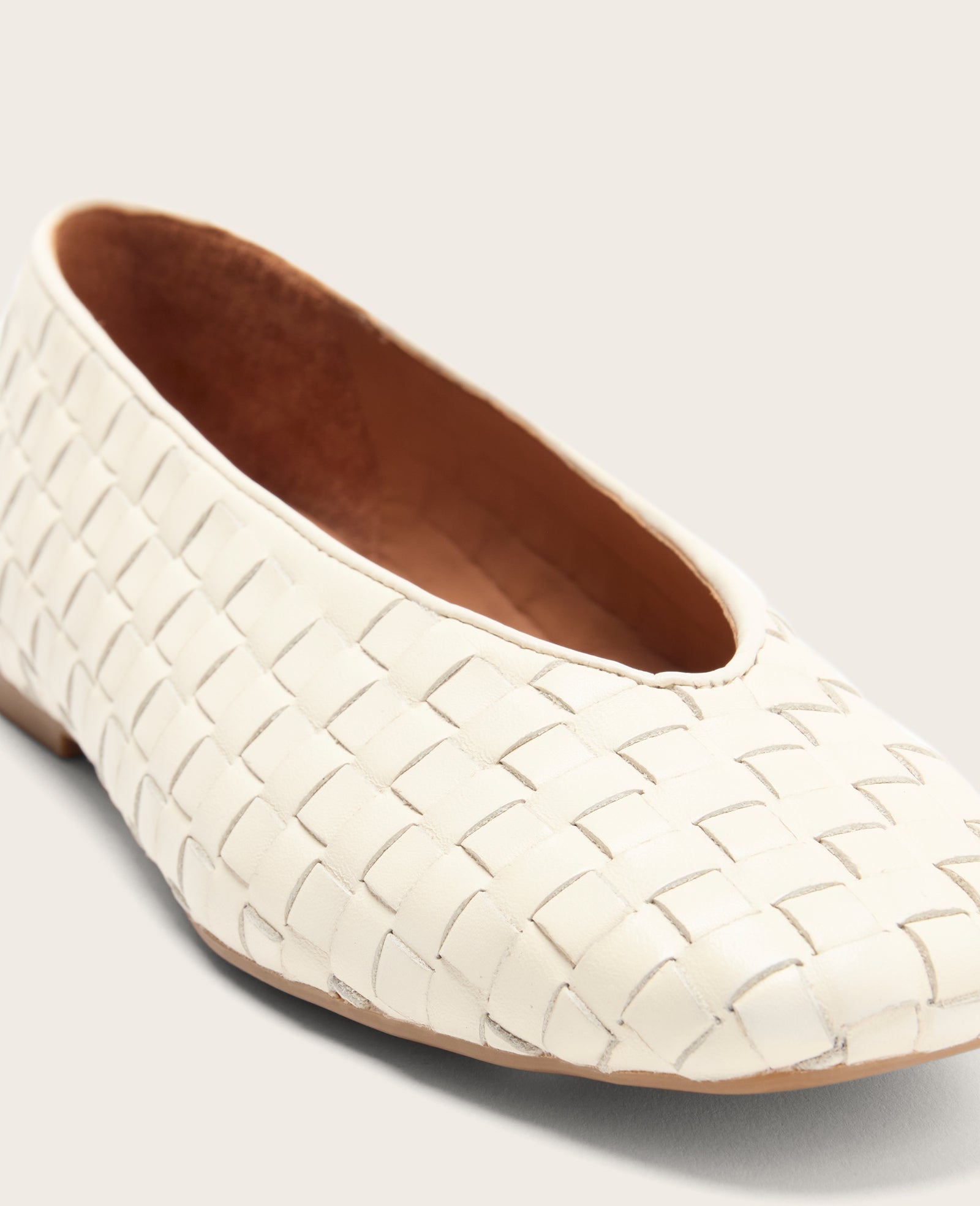 GENTLE SOULS - Willow Woven Leather Flat Stone Leather