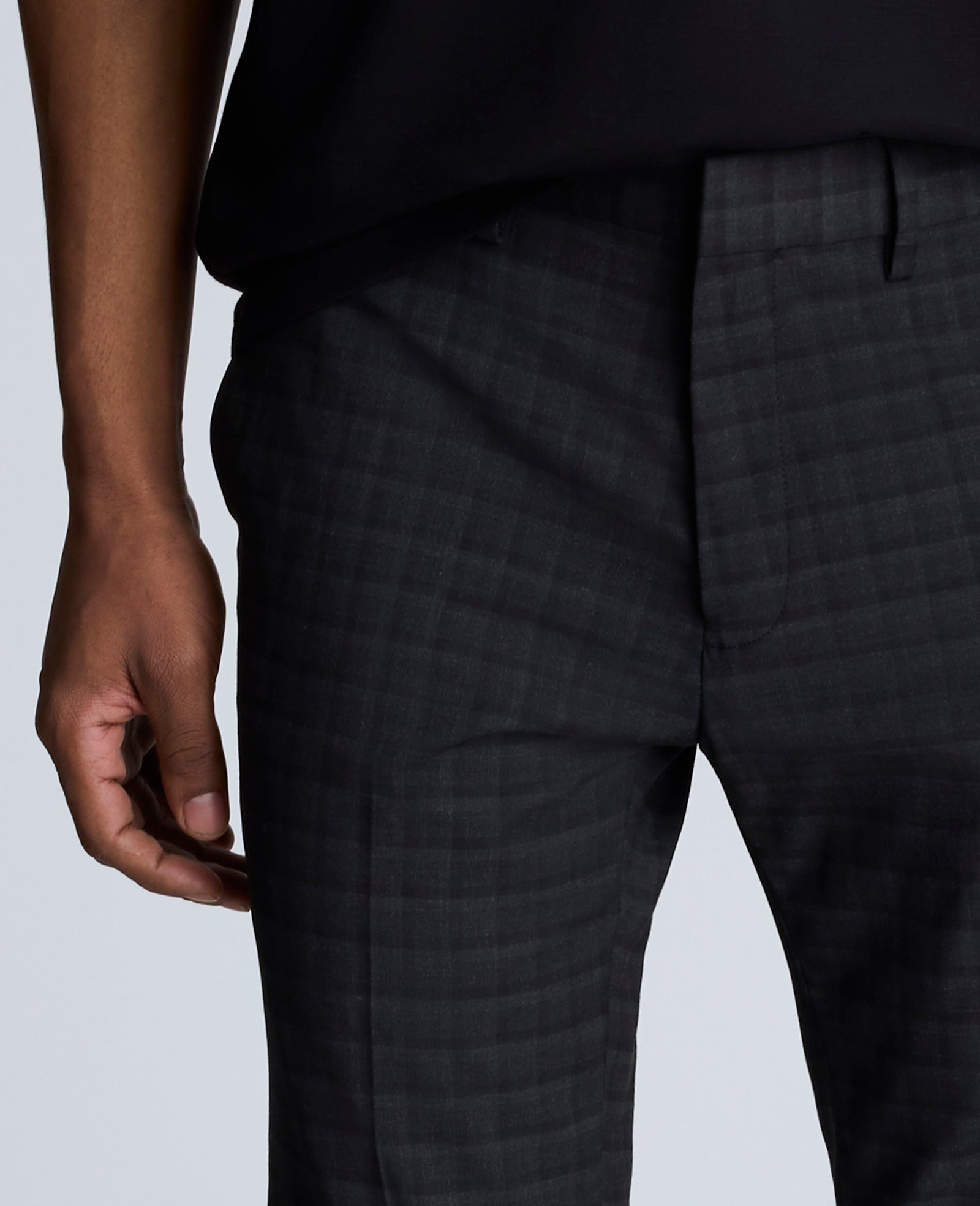 Skinny Fit Shadow Plaid Dress Pant Black