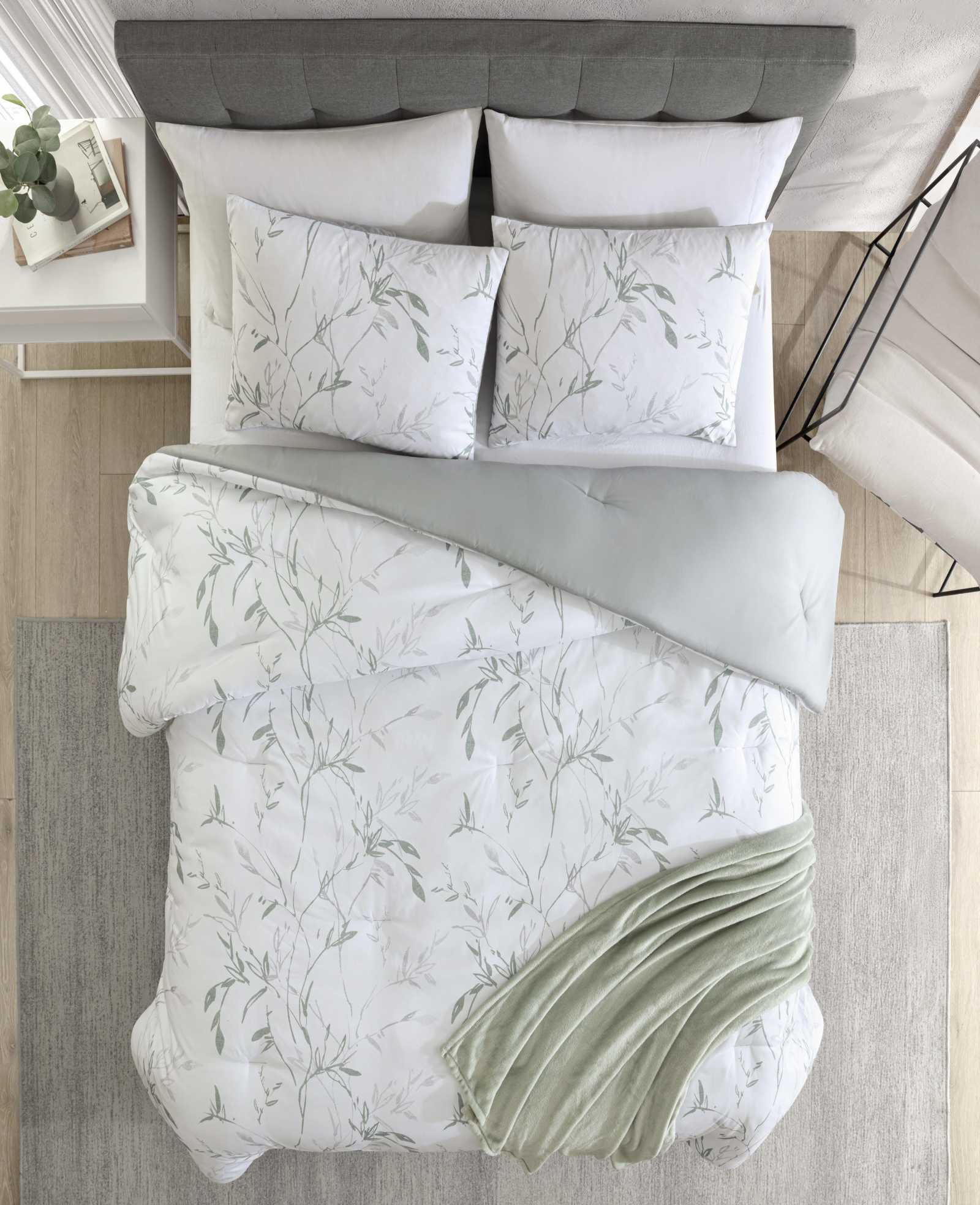 Ink Wash Vine Comforter + Sham Set Green